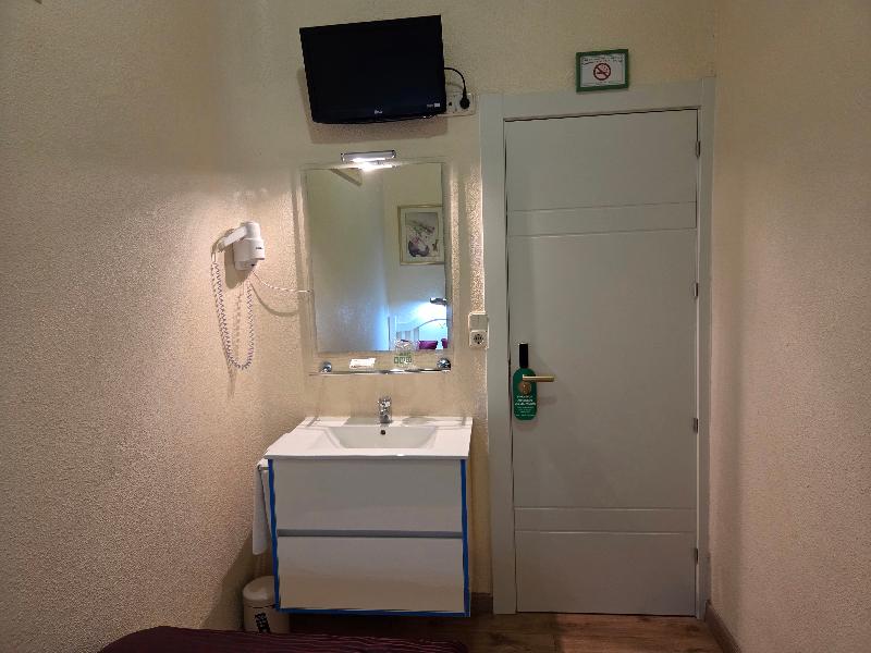 Hostal Hispano-Argentino Gran Via image