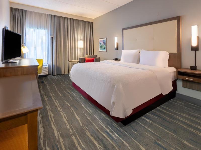 Hampton Inn Commerce image