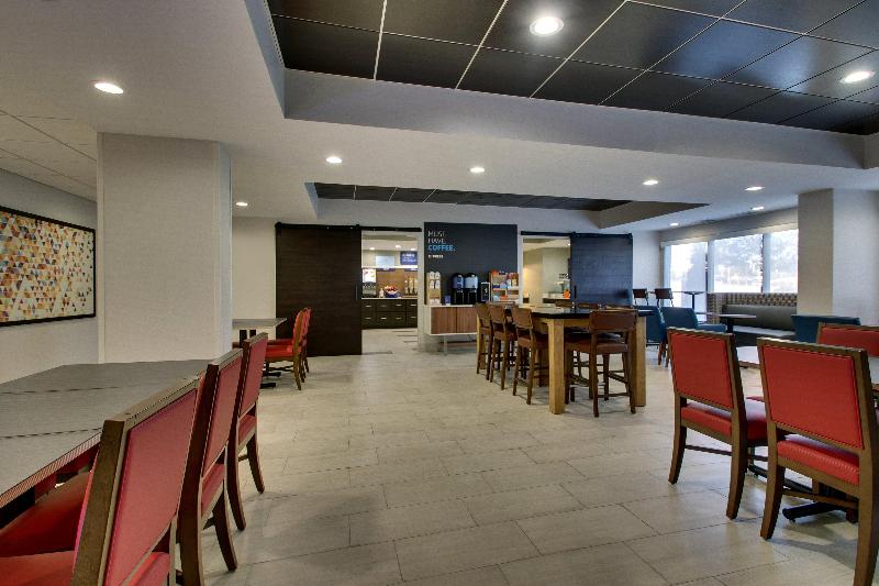 Holiday Inn Express Horse Cave image