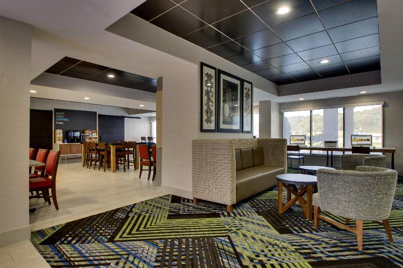 Holiday Inn Express Horse Cave image