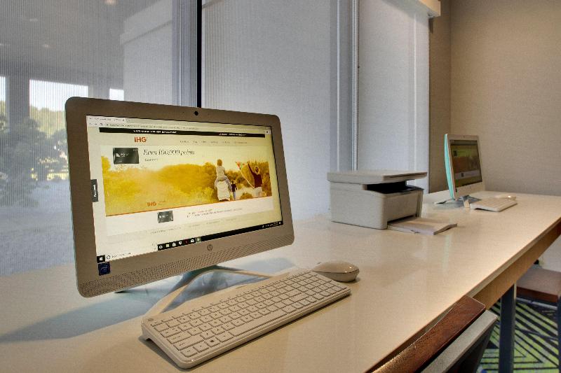 Holiday Inn Express Horse Cave image