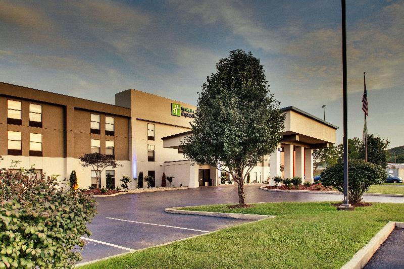 Holiday Inn Express Horse Cave image