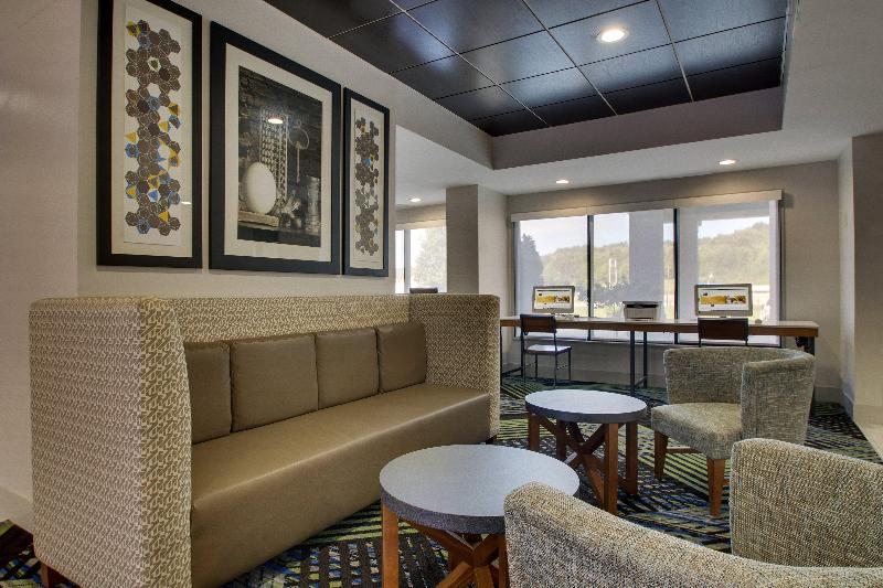 Holiday Inn Express Horse Cave image