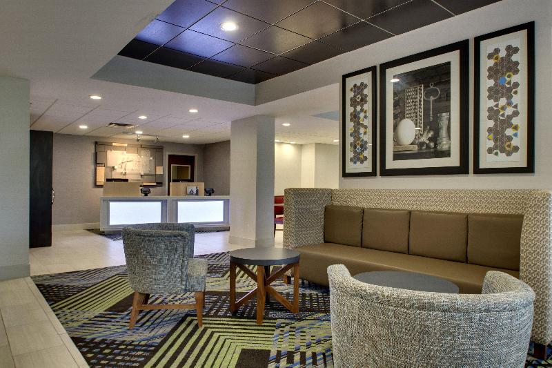 Holiday Inn Express Horse Cave image