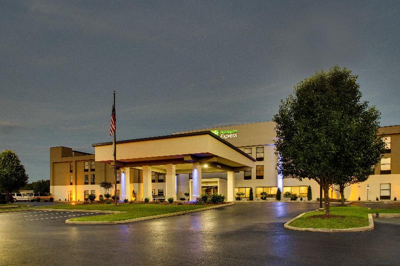 Holiday Inn Express Horse Cave image