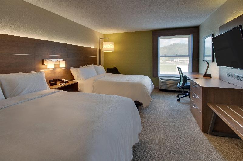 Holiday Inn Express Horse Cave image