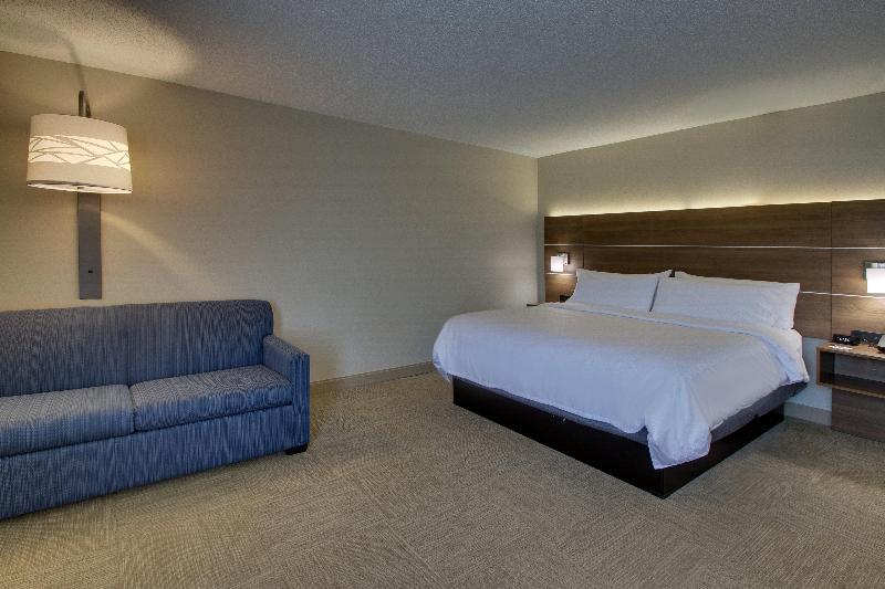 Holiday Inn Express Horse Cave image