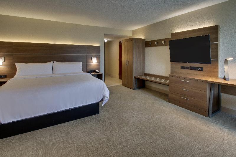 Holiday Inn Express Horse Cave image