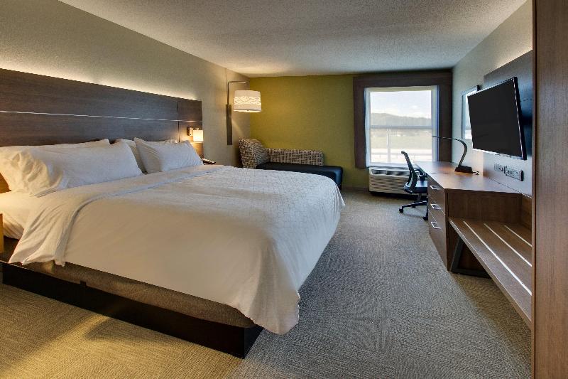 Holiday Inn Express Horse Cave image