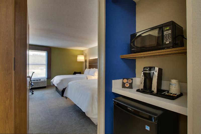Holiday Inn Express Horse Cave image