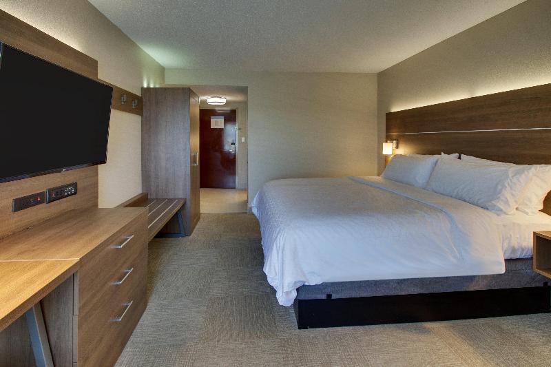 Holiday Inn Express Horse Cave image