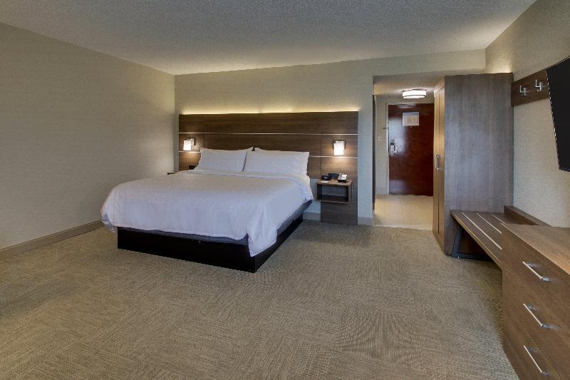 Holiday Inn Express Horse Cave image