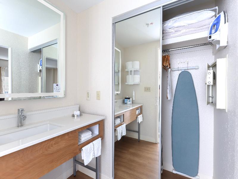 Hampton Inn & Suites Miami/Brickell-Downtown image
