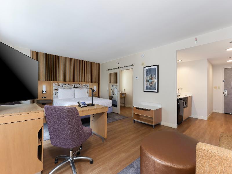 Hampton Inn & Suites Miami/Brickell-Downtown image