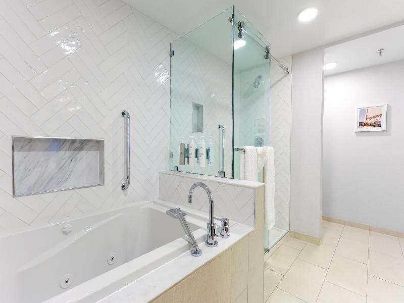 Hampton Inn & Suites Miami/Brickell-Downtown image