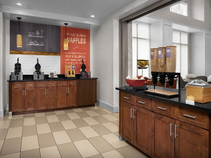 Hampton Inn & Suites Ocean City/Bayfront-Conventio image