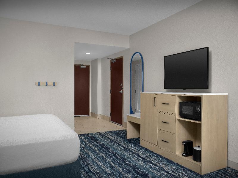 Hampton Inn & Suites Ocean City/Bayfront-Conventio image
