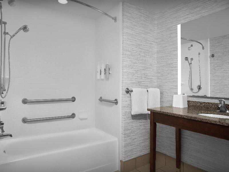 Hampton Inn & Suites Ocean City/Bayfront-Conventio image