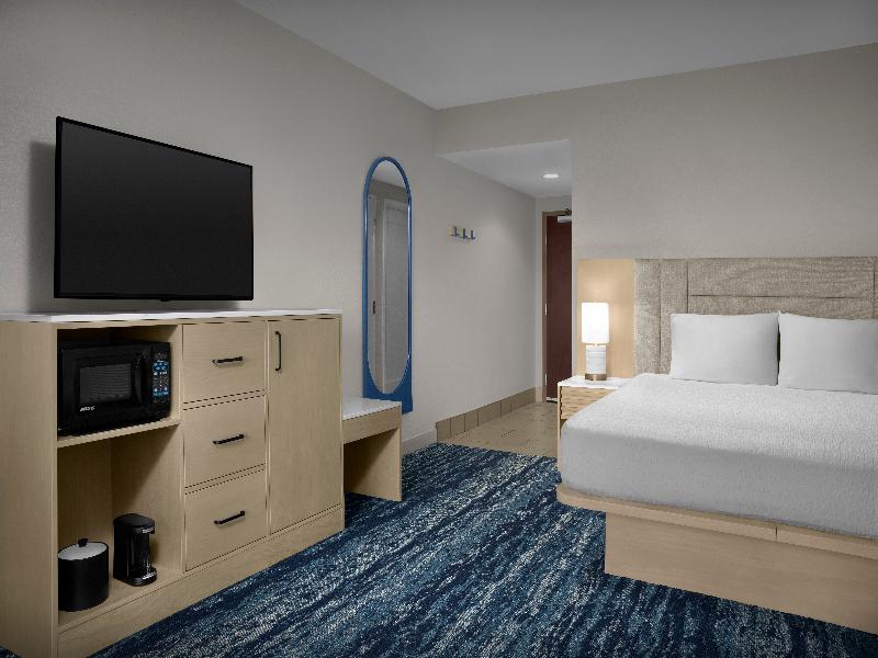 Hampton Inn & Suites Ocean City/Bayfront-Conventio image