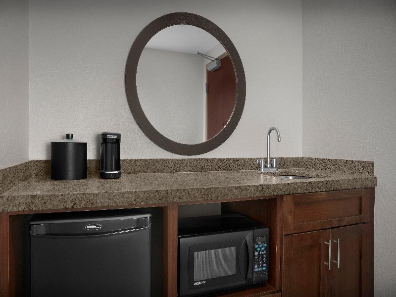 Hampton Inn & Suites Ocean City/Bayfront-Conventio image