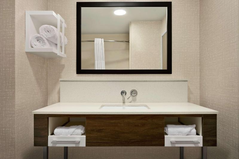 Hampton Inn & Suites Tacoma/Puyallup image