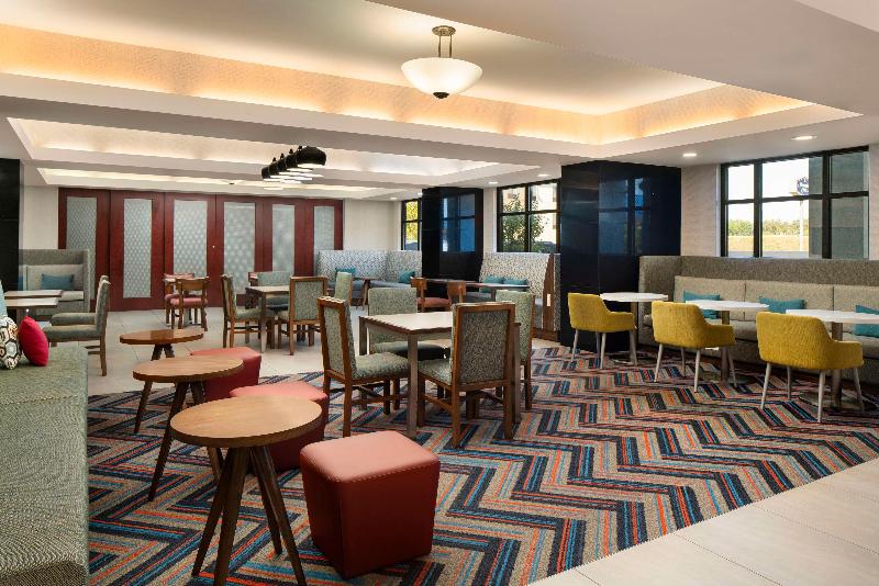 Hampton Inn Ft. Wayne/Dupont Road image