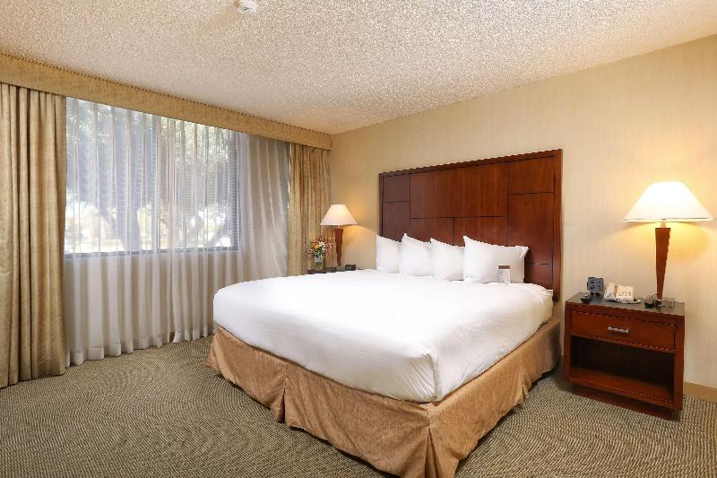 DoubleTree by Hilton Tucson Airport