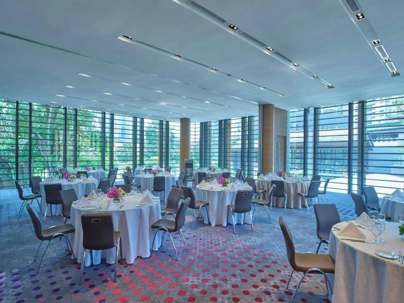 Aloft Singapore Novena image
