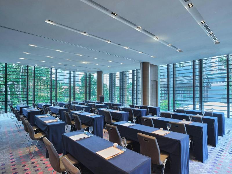 Aloft Singapore Novena image