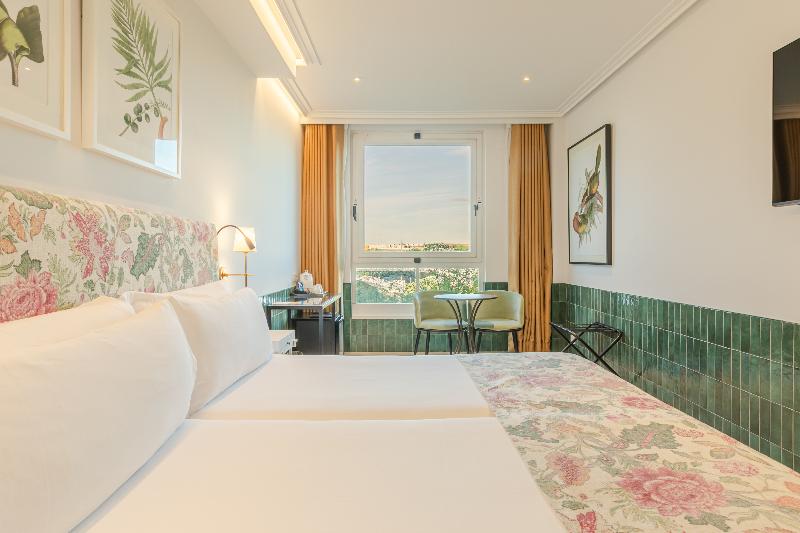 Ribera de Triana Hotel image