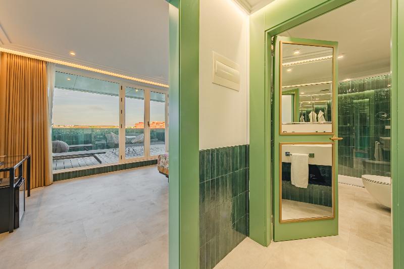 Ribera de Triana Hotel image
