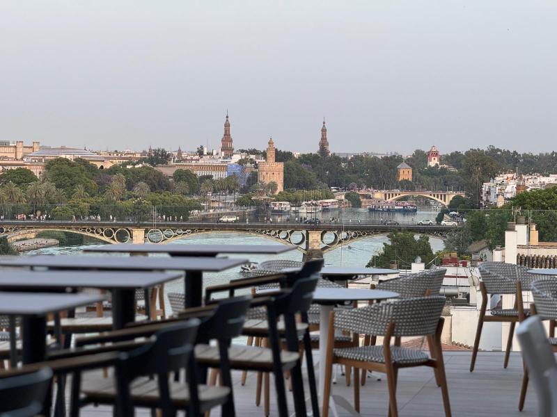 Ribera de Triana Hotel image