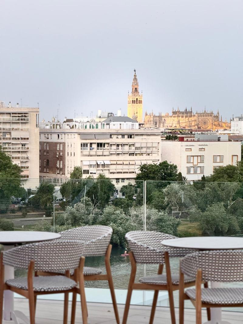 Ribera de Triana Hotel image