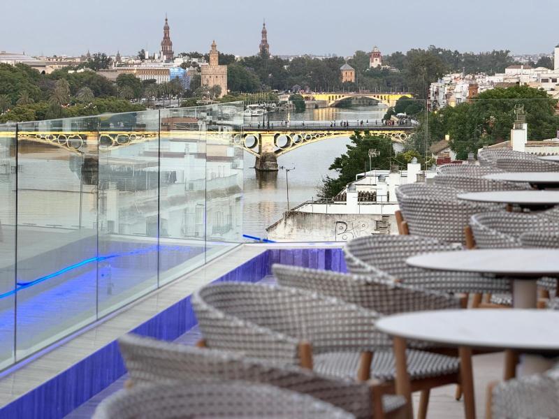 Ribera de Triana Hotel image