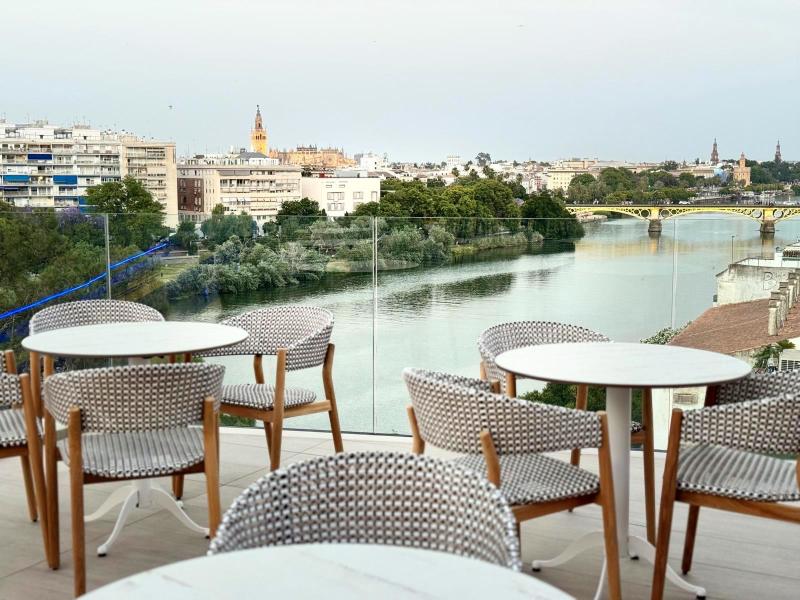 Ribera de Triana Hotel image