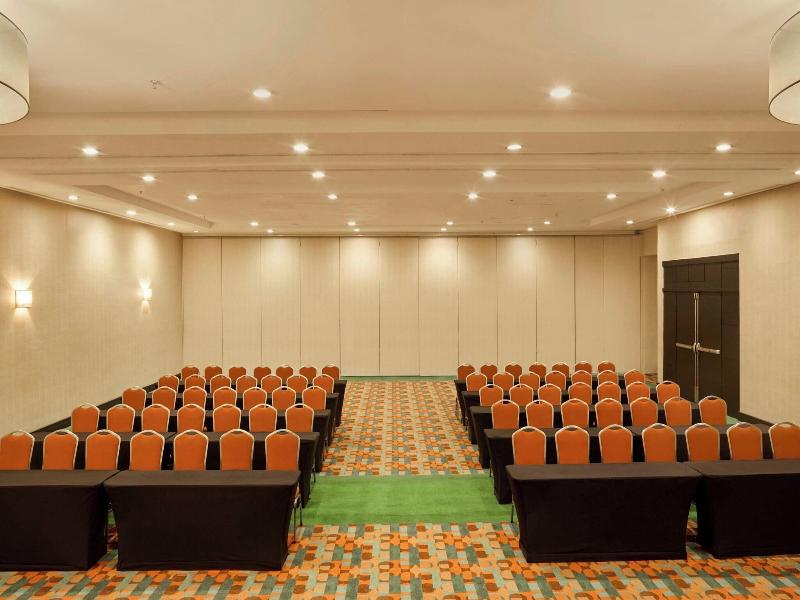 Renaissance Caracas La Castellana Hotel image