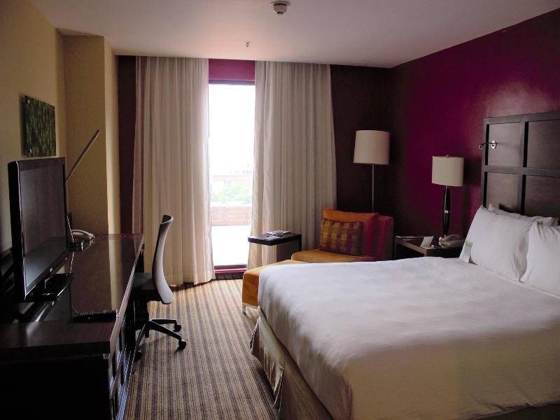 Renaissance Caracas La Castellana Hotel image