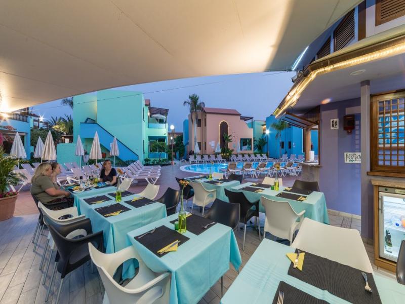 Club Vista Serena image