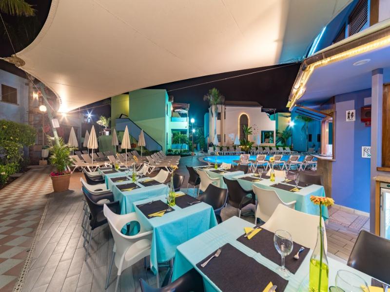 Club Vista Serena image