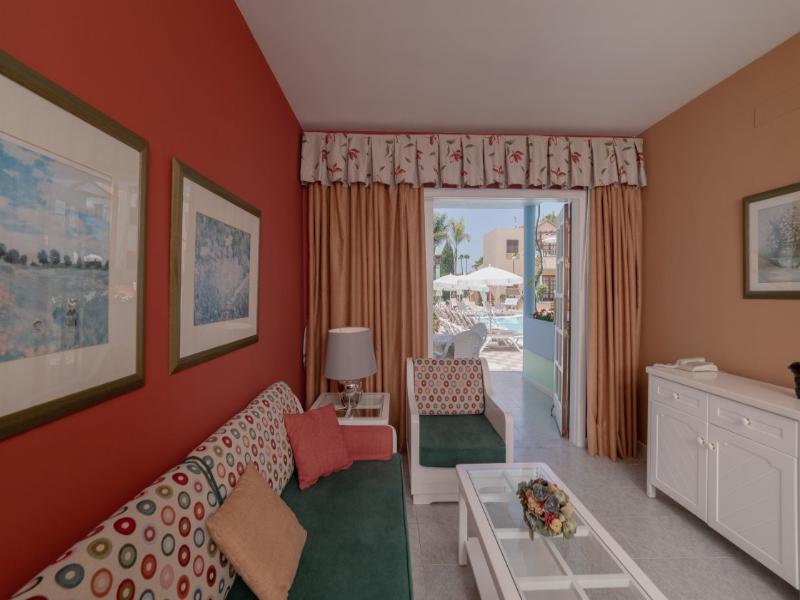 Club Vista Serena image