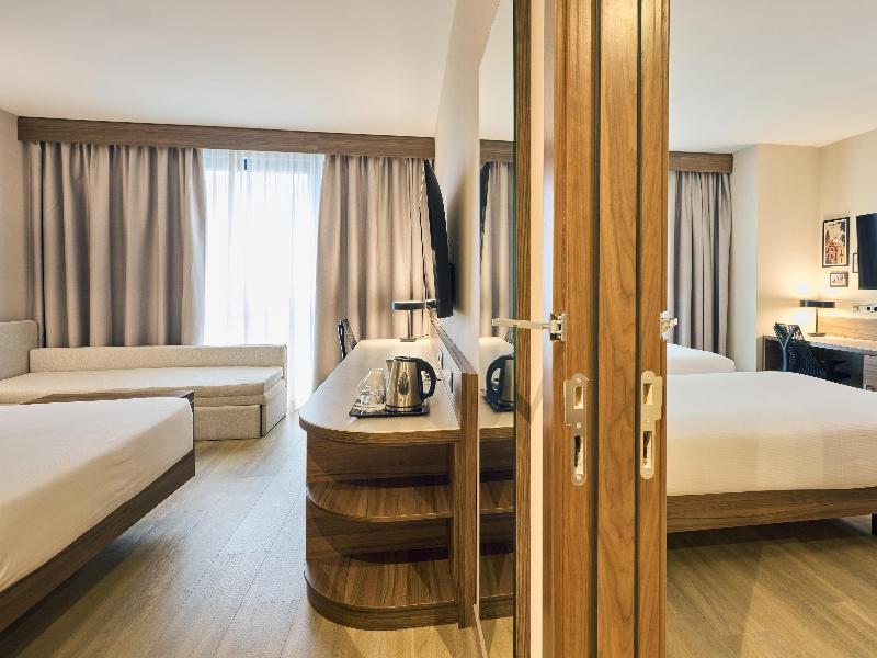 Hilton Garden Inn Sevilla image