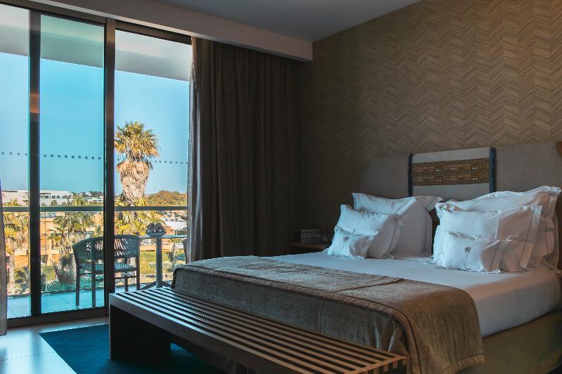 Wine & Books by the sea - Algarve Resort image