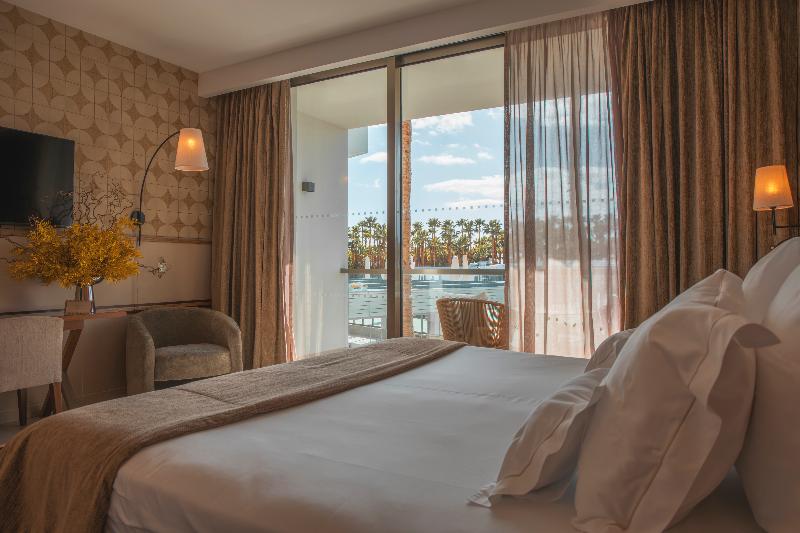 Wine & Books by the sea - Algarve Resort image
