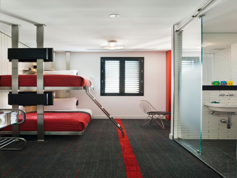 Pod Hotel 39th Street image