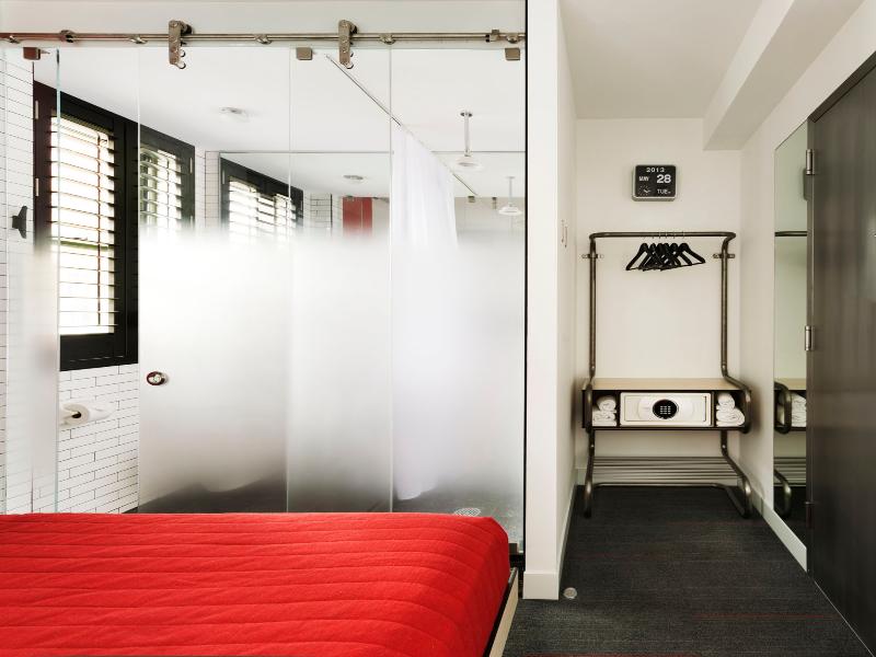 Pod Hotel 39th Street image