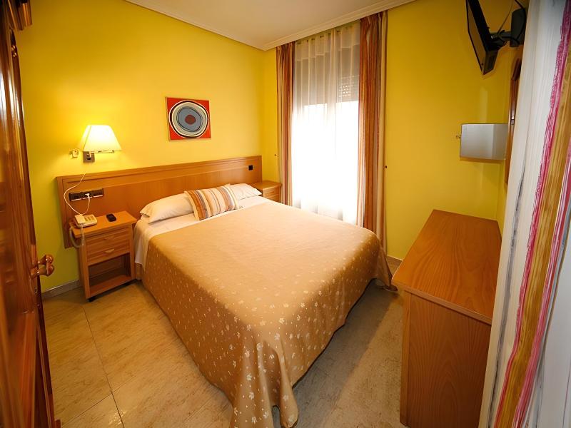 Hostal Cruz Sol image