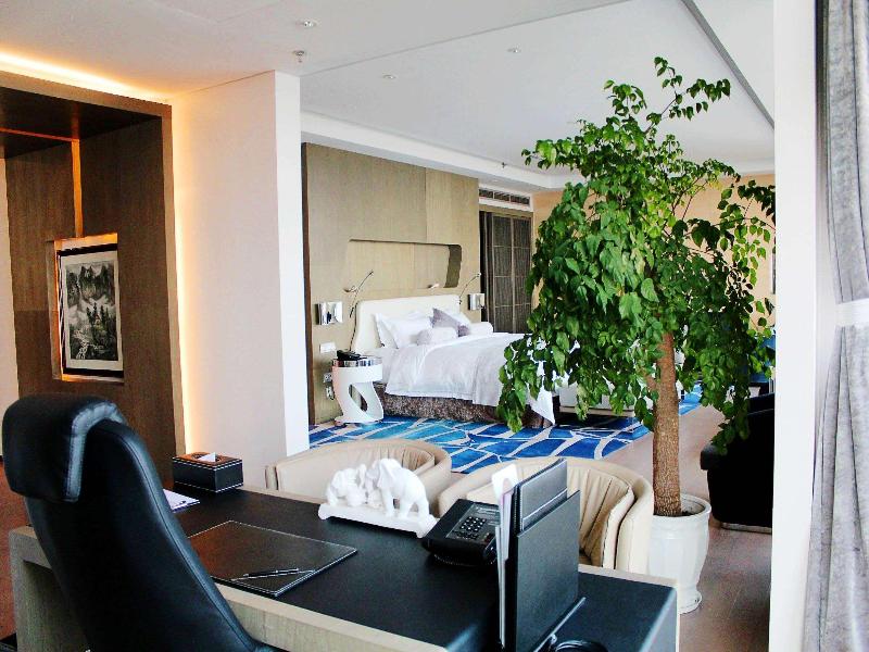 Wyndham Grand Qingdao image