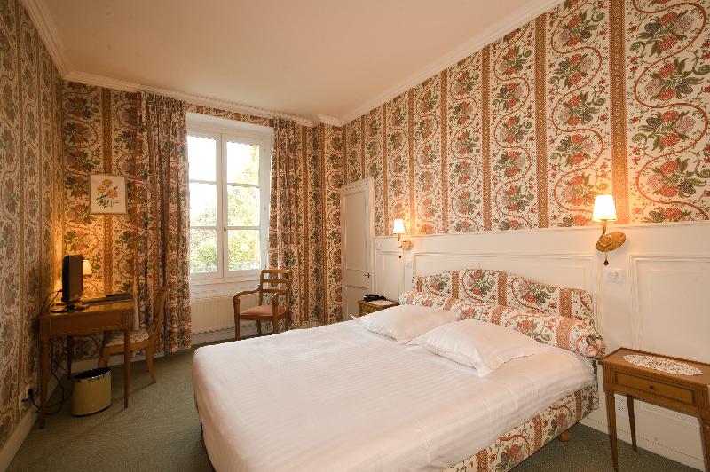 Bed room