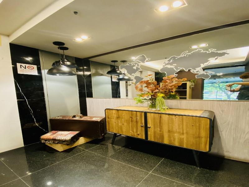 Burgary Hotel Taipei image