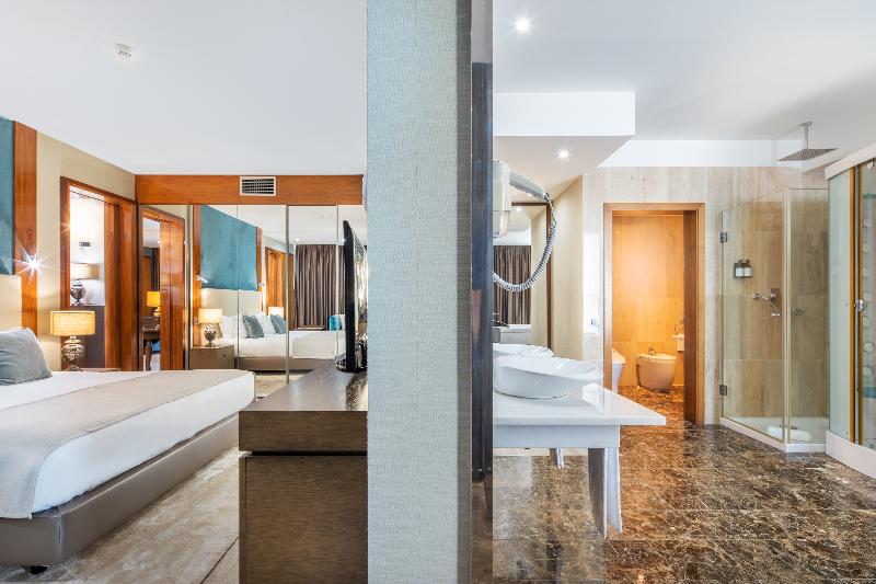 Bed room